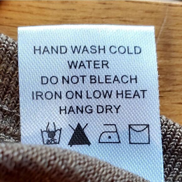 🔺️NWT Fashion Nova Brown "Netflix" Boxy Crop Top Small - Picture 8 of 9